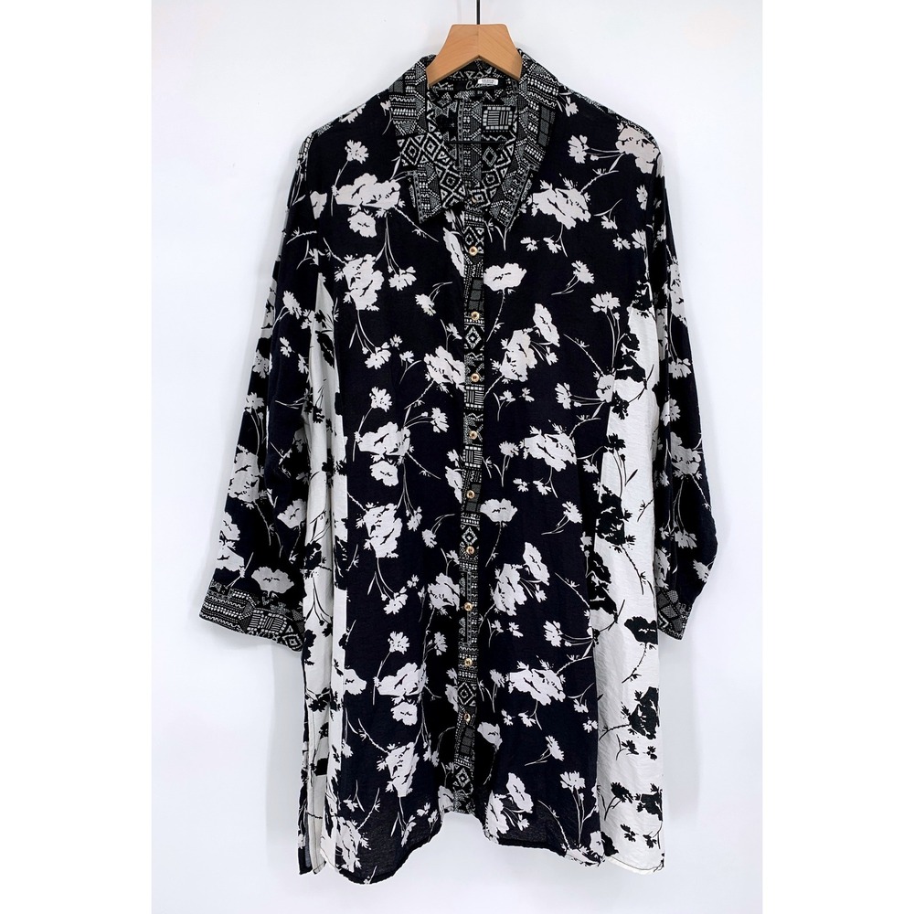 Calessa Shirt Womens 2X Black White Floral Long Tunic Pockets Long Sleeve